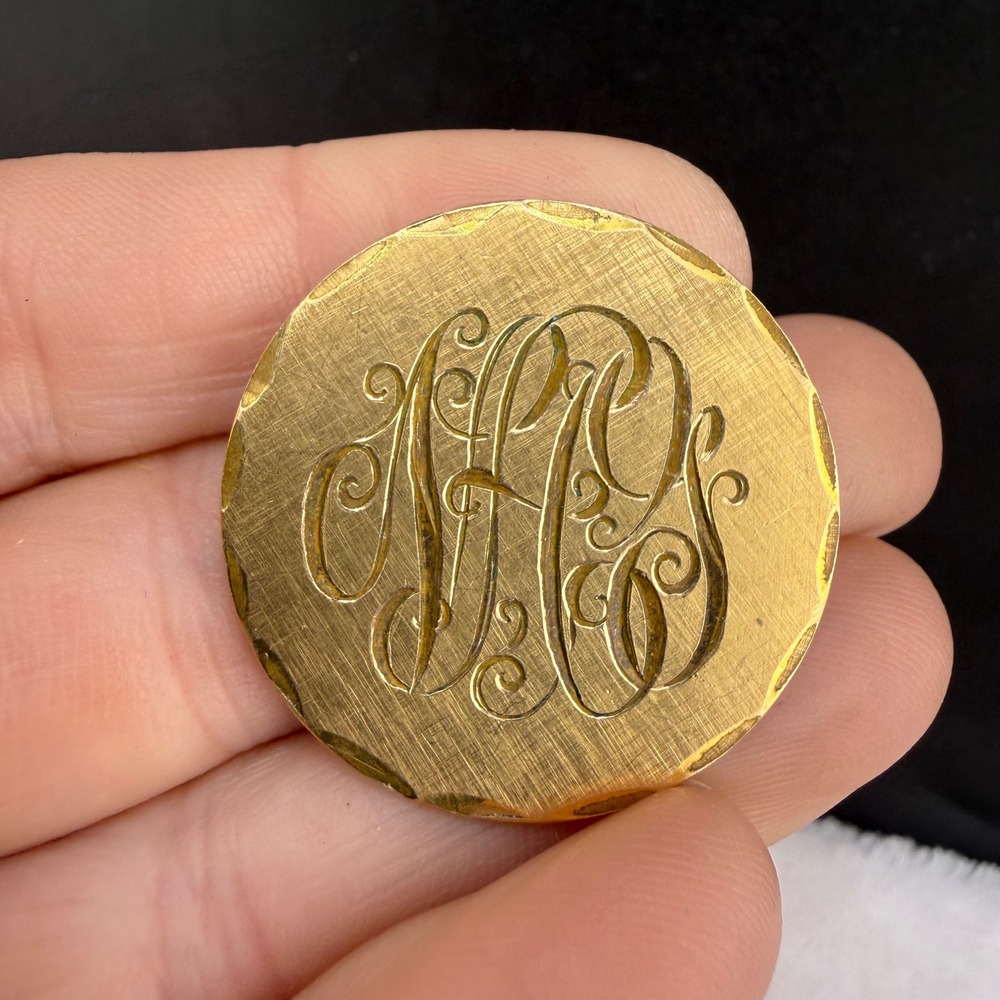 Vintage Gold Filled Brooch Round Monogram Scalloped Edge Unisex 1.25in - Picture 4 of 8